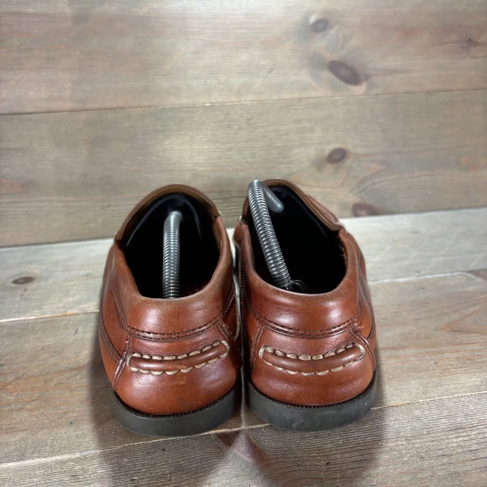 LL Bean Casco Bay Mens size 9 shoes Brown Leather Venetian Handsewn Loafers